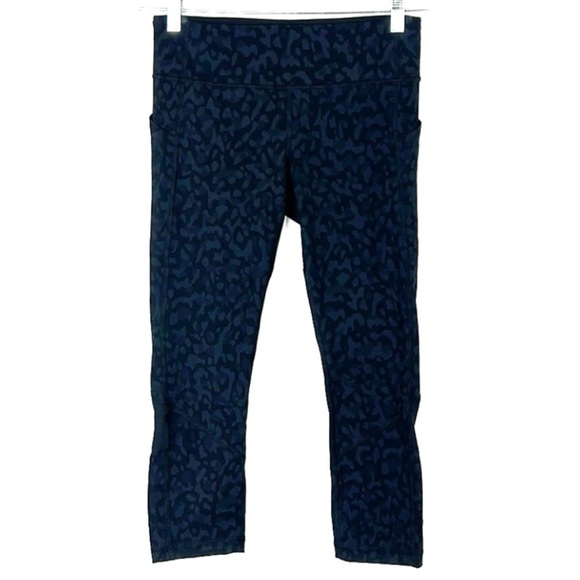 Lululemon Animal Print Pace Rival Formation Deep Coal cropped leggings 6 - Picture 1 of 8